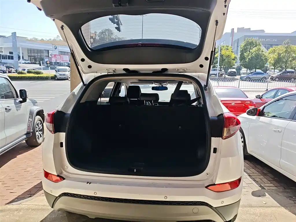 Hyundai Tucson 2018 1.6T DCT 2WD 15th Anniversary Special Edition фото 16