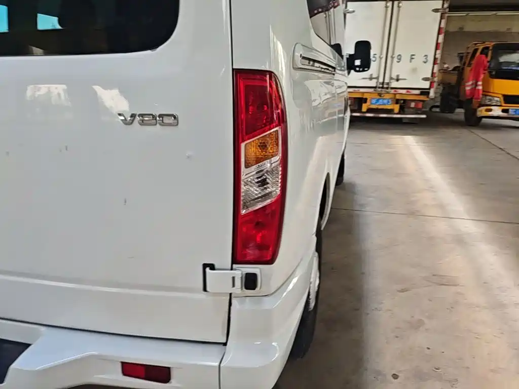 Maxus Xintu V80 2019 2018 2.5T 6MT Aoyun Short Wheelbase Medium Roof 5-6-seater