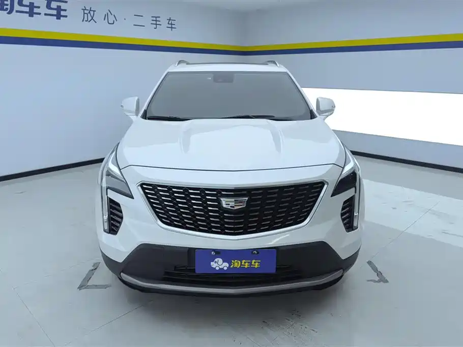CADILLAC XT4