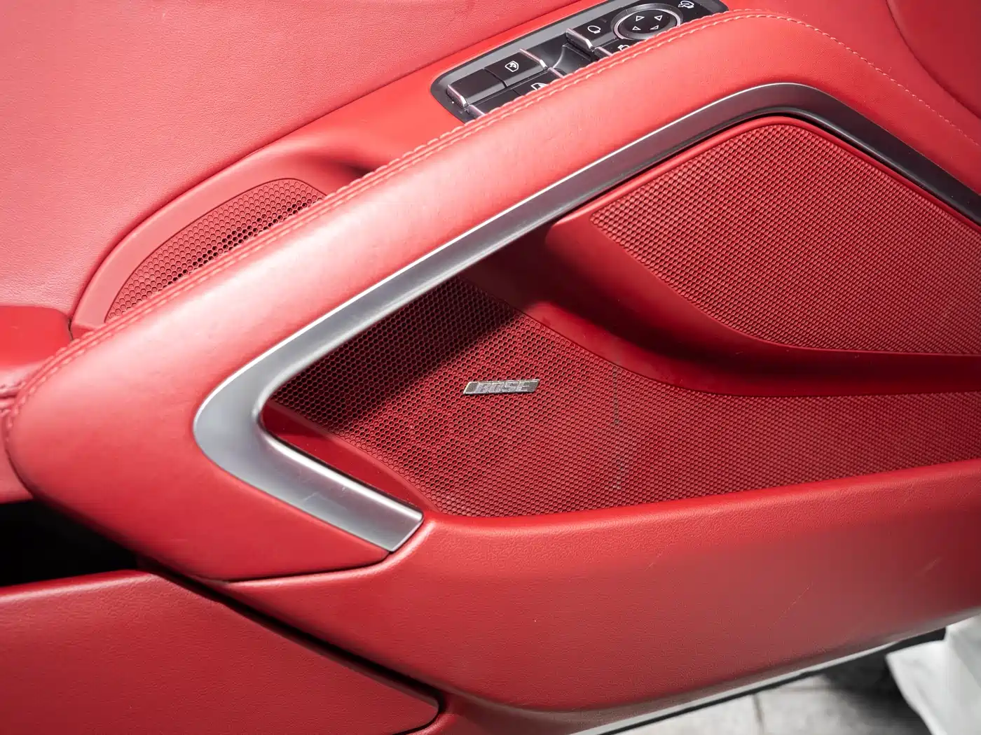 Porsche 718 2019 Boxster T 2.0T фото 12