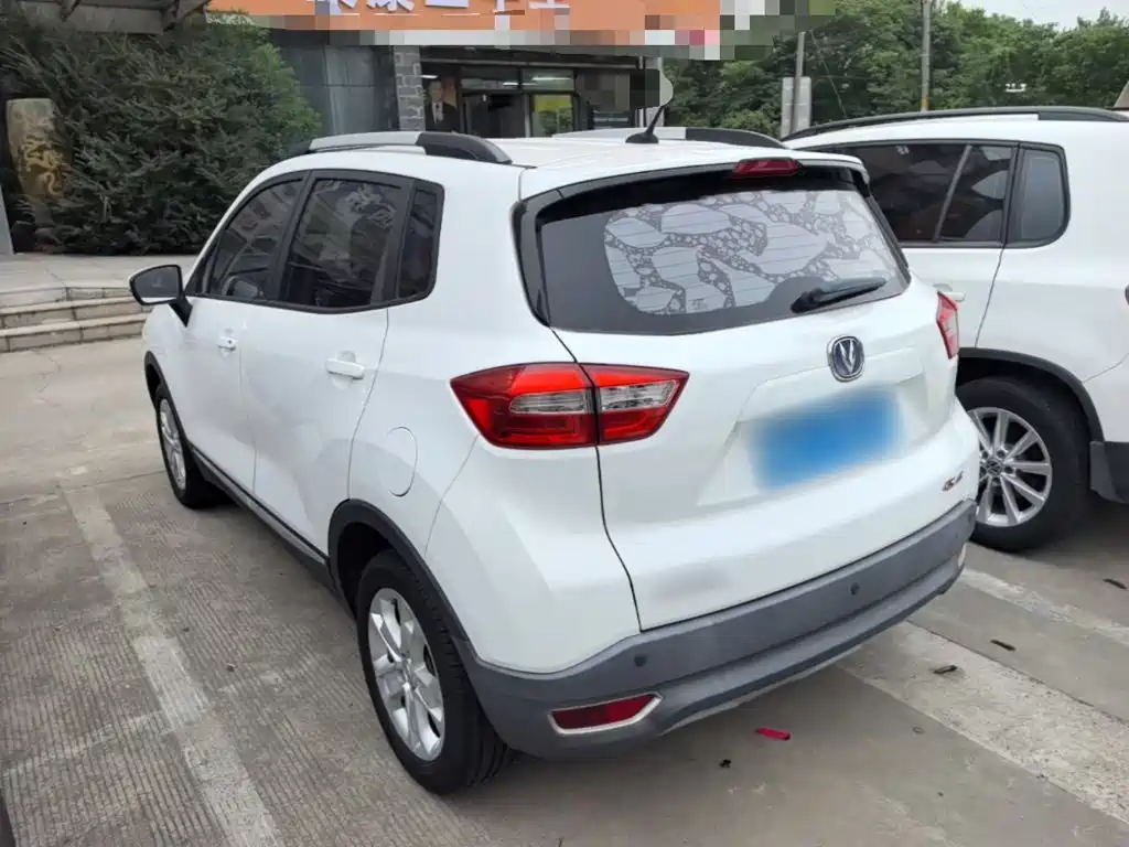 Фото 5 - Changan CS15