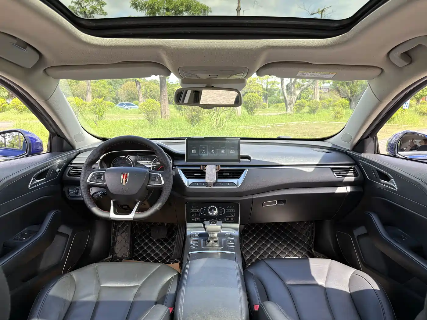 Фото 6 - Hongqi H5