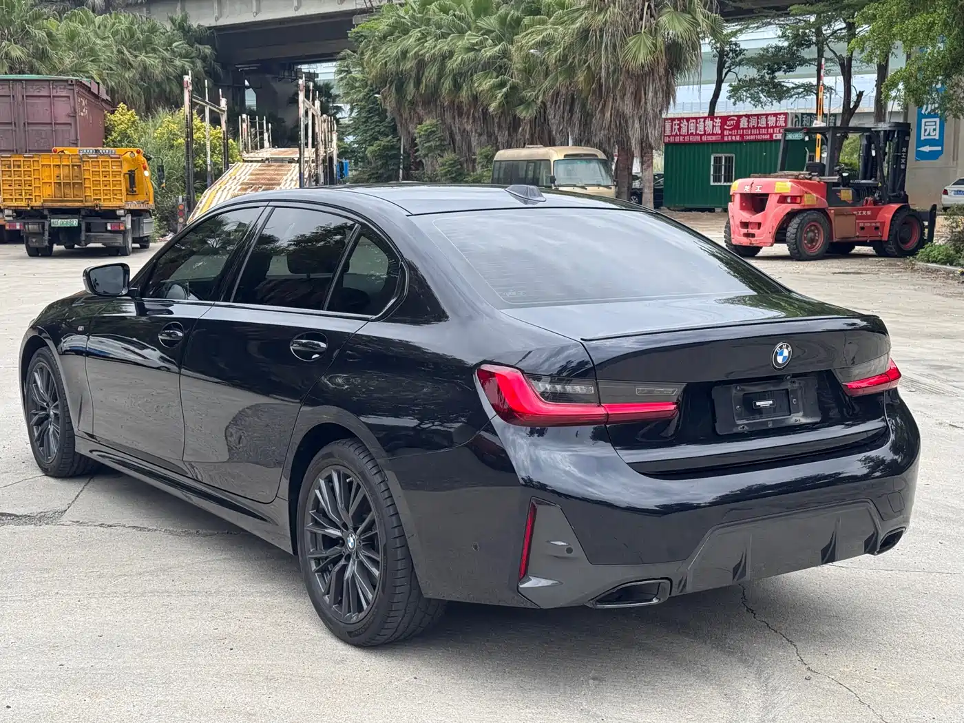 BMW 3 Series 2023 325Li M Sport Black Night Package фото 9