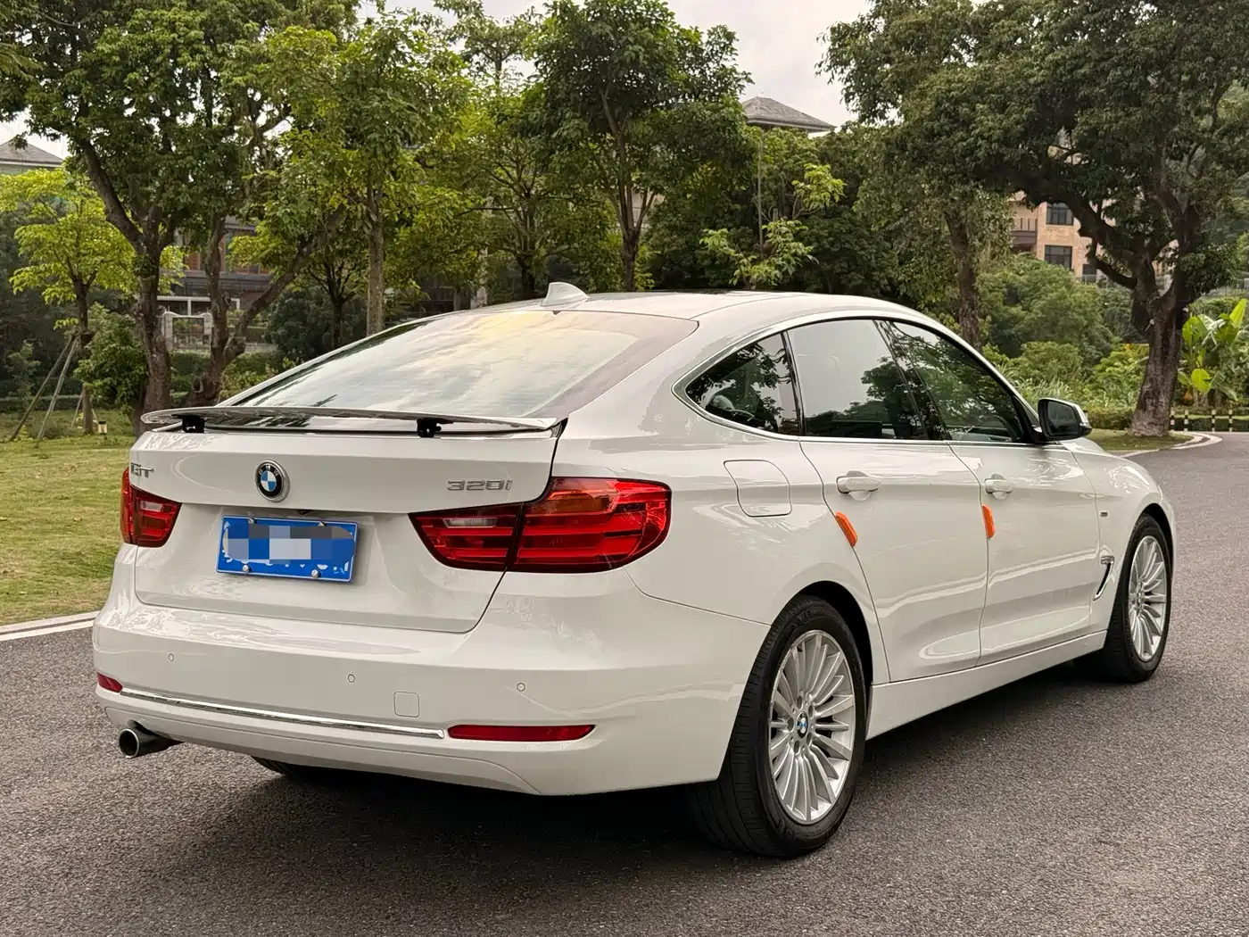 BMW 3 Series GT 2013 320i Style Design Package фото 9