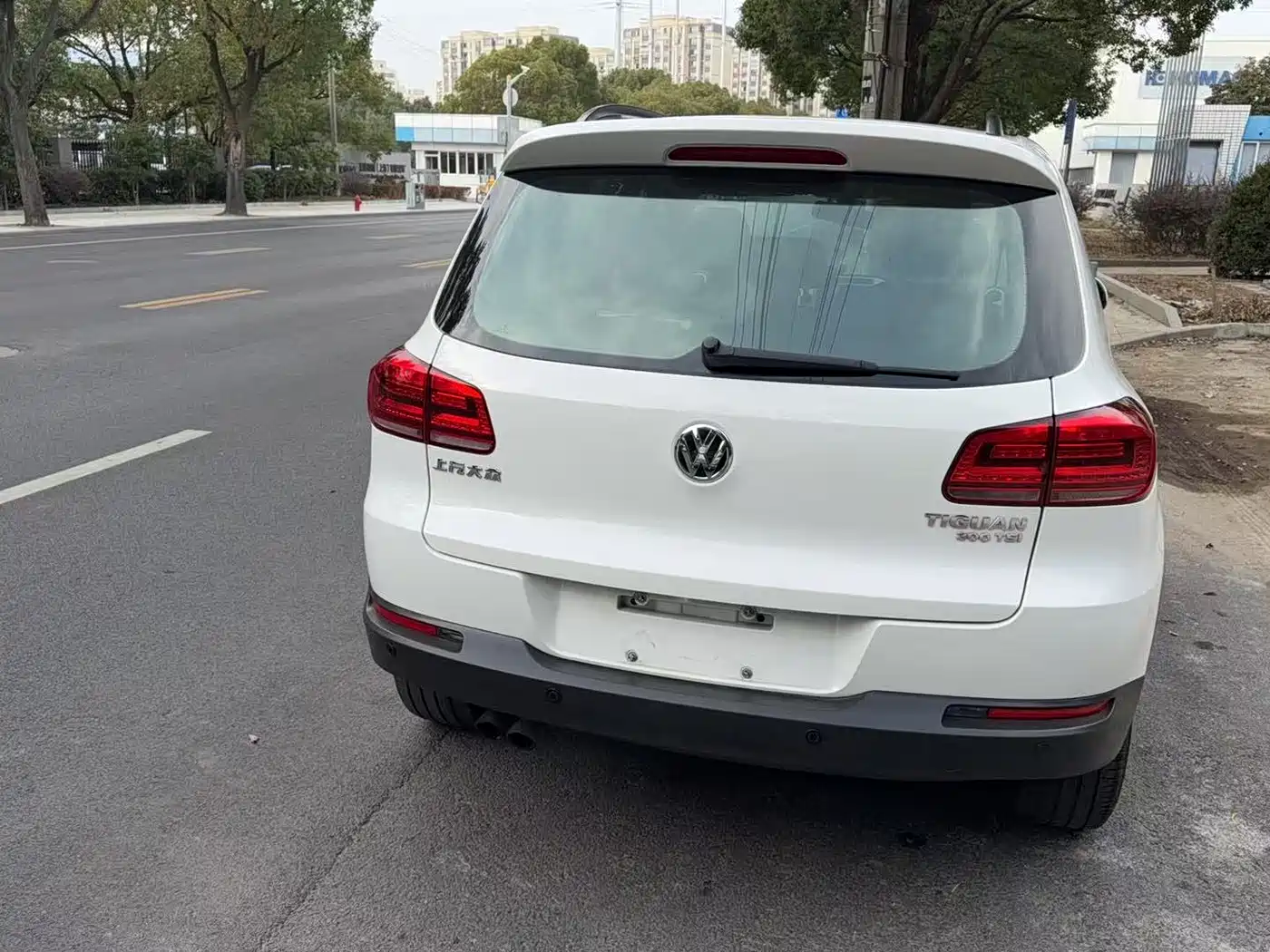VOLKSWAGEN TIGUAN