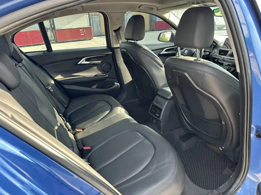 Фото 13 - BMW 1 Series