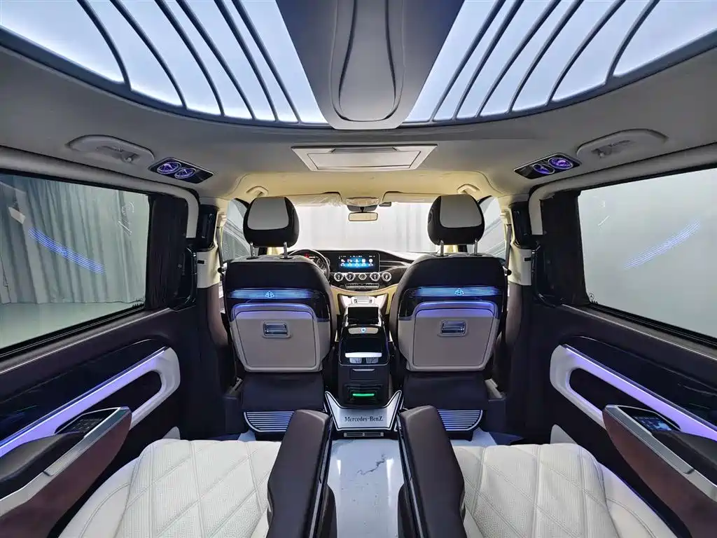 Mercedes-Benz Vito 2023 2.0T Business 7-Seater фото 22