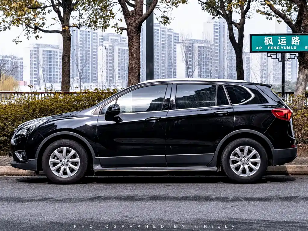 Фото 2 - Buick Envision Plus