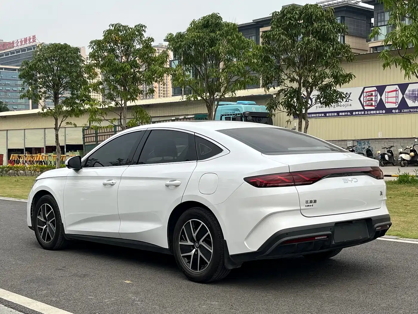 BYD Qin L 2024 DM-i 120KM Superior Edition фото 60