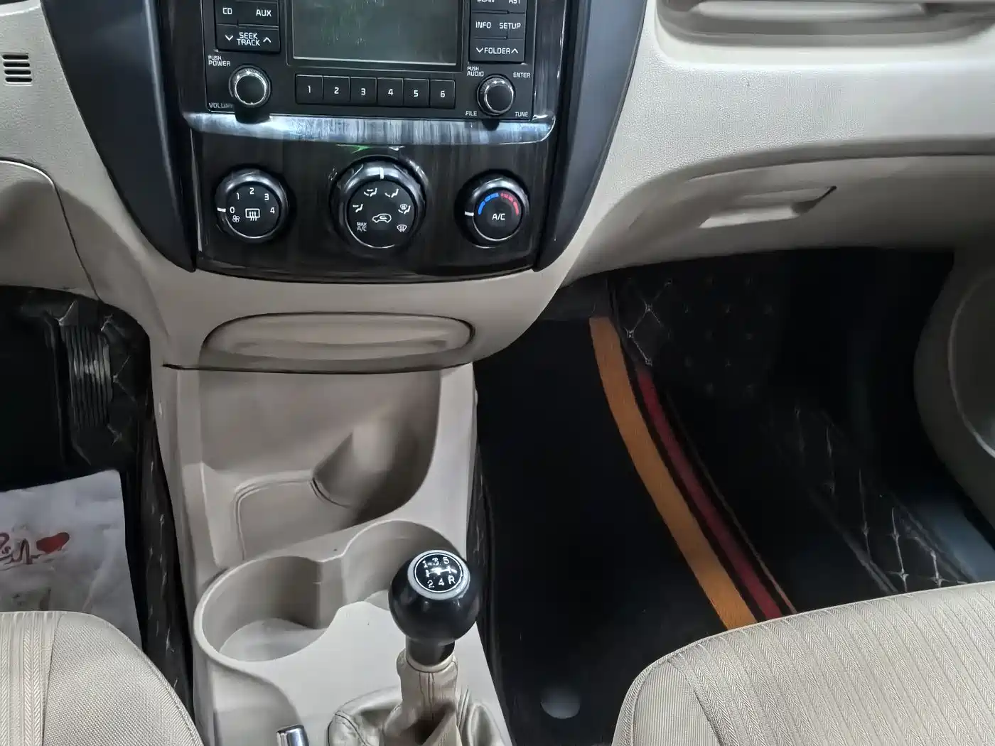 Kia Sportage 2013 2.0L Manual 2WD GL фото 10