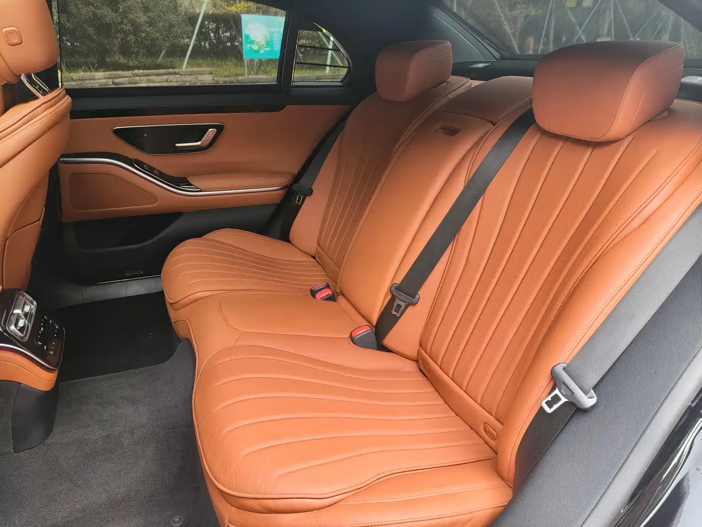 Mercedes-Benz S-Class 2023 Model S 400 L Business Edition фото 12