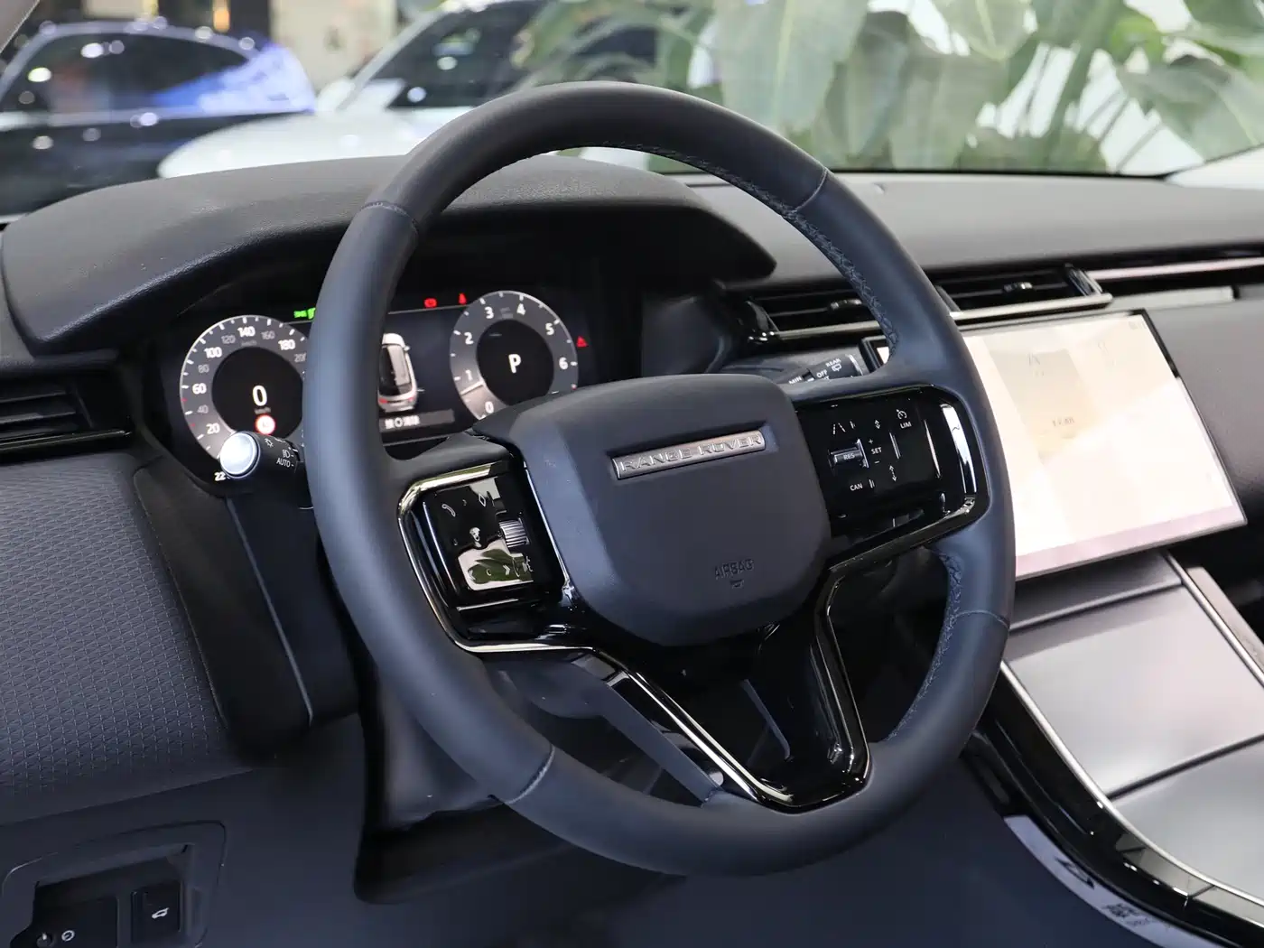 Land Rover Range Rover Velar 2024 S фото 7