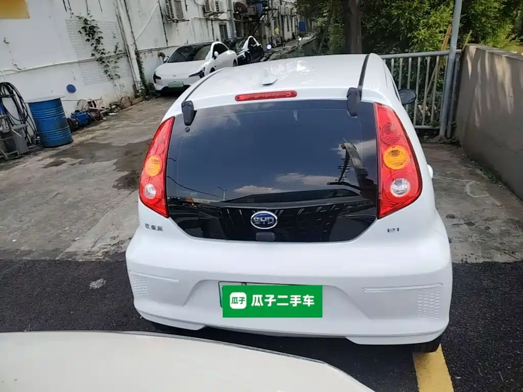 Фото 6 - BYD e1