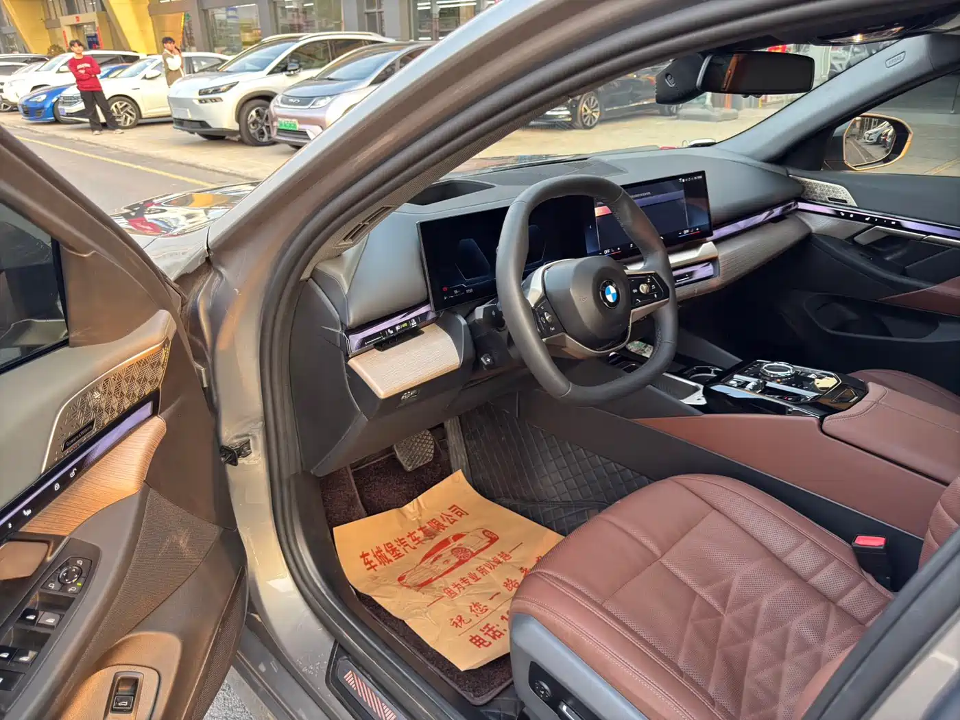 BMW 5 Series 2025 530Li Premium Luxury Package фото 4