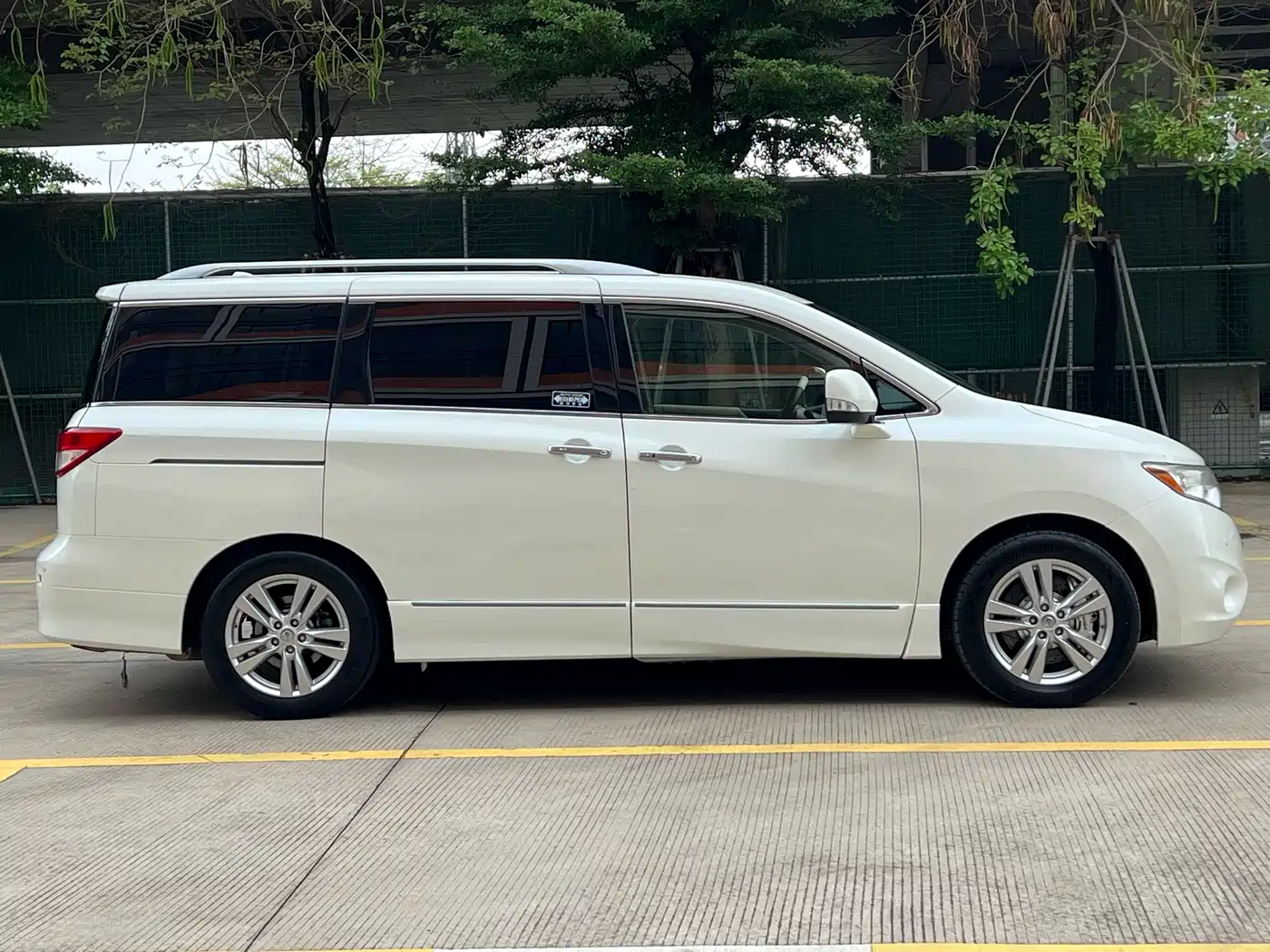 Nissan Quest 2013 3.5L SL фото 3