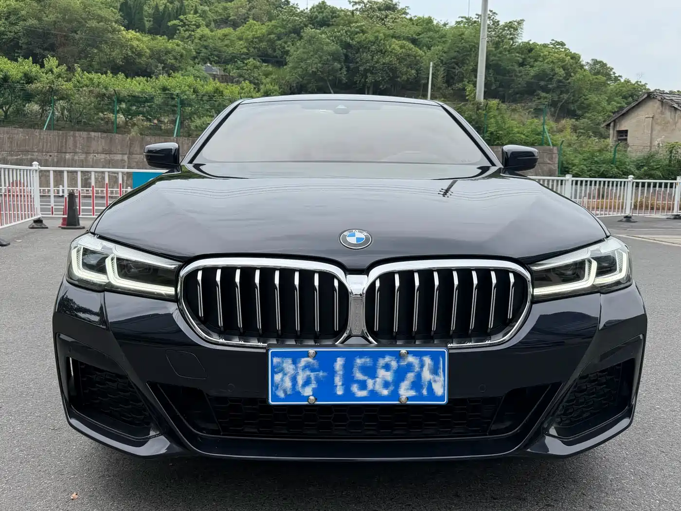 BMW 5 Series 2022 530Li Leading M Sport Package фото 2