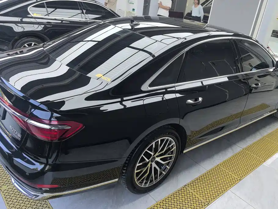 Photo 3 - Audi A8
