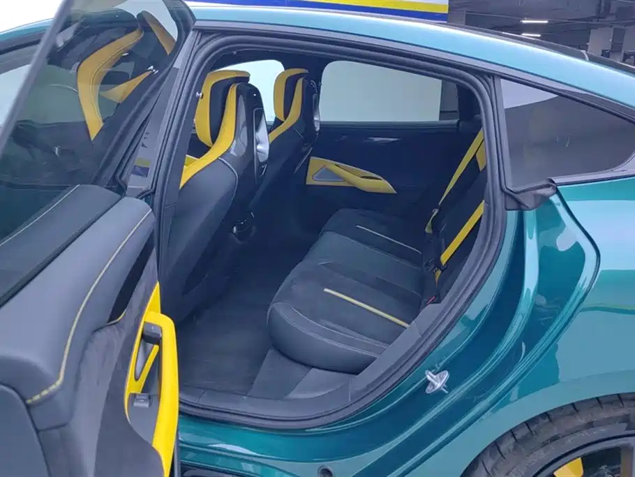 XIAOMI CAR XIAOMI SU7 ULTRA