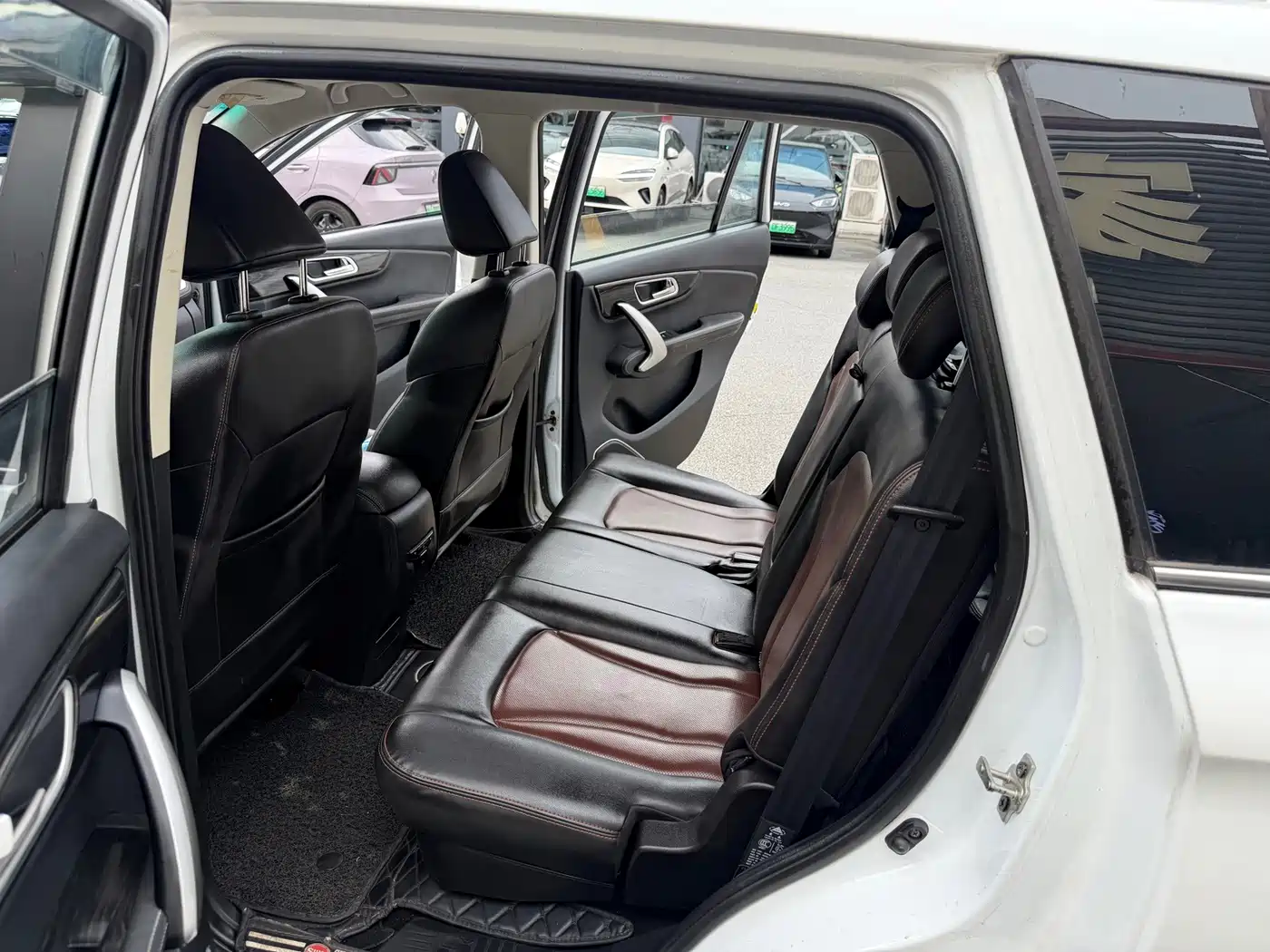 SWM Motor SWM X7 2019 2018 1.8L Manual Comfort 7-Seater