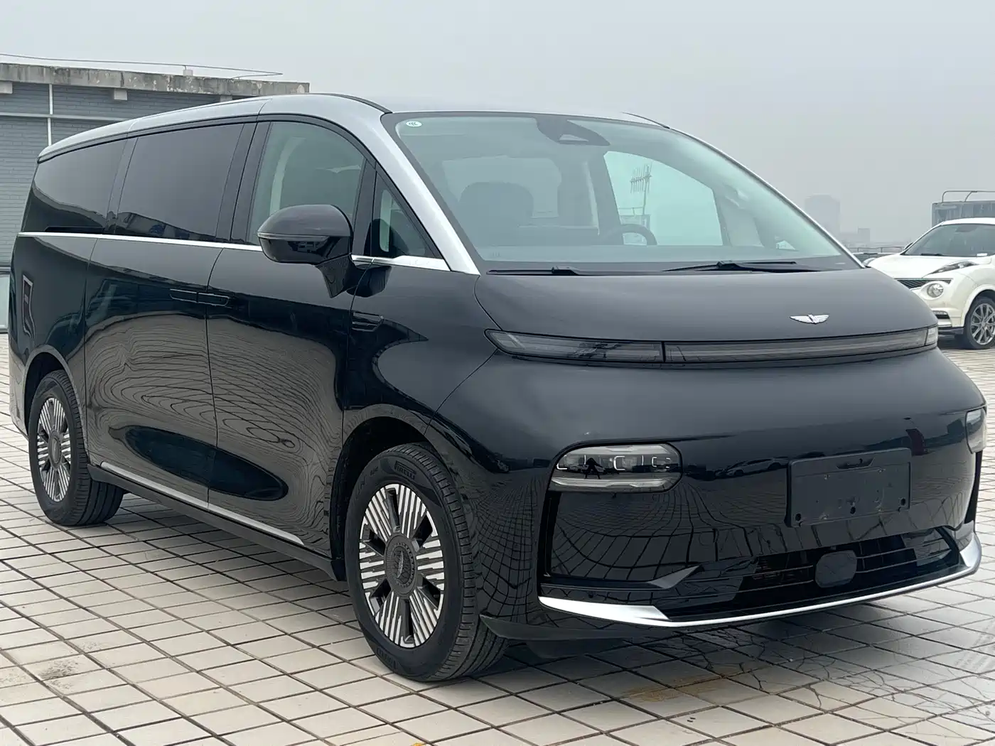 GEELY GALAXY WING TRUE L380