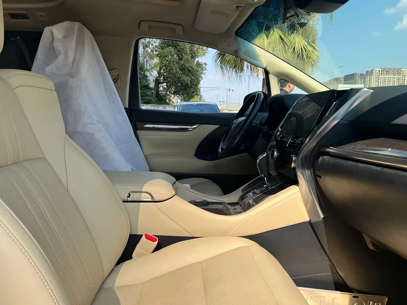 Toyota Vellfire 2020 Twin Engine 2.5L HV Premium Edition фото 9