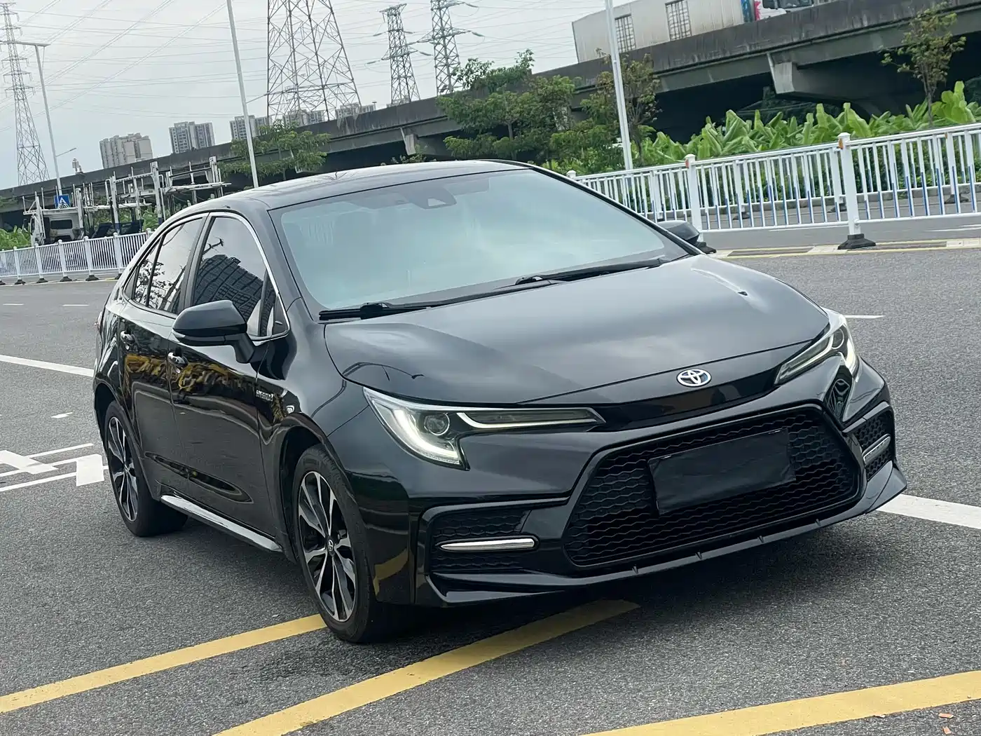 Toyota Levin 2021 Dual Engine 1.8H E-CVT Sport фото 4