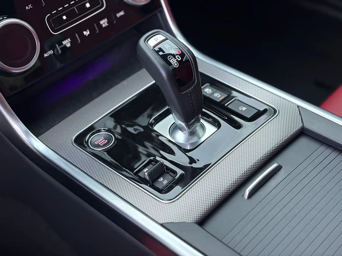 Jaguar XEL 2021 2.0T 250PS R-DYNAMIC S Progressive Sport Edition фото 9