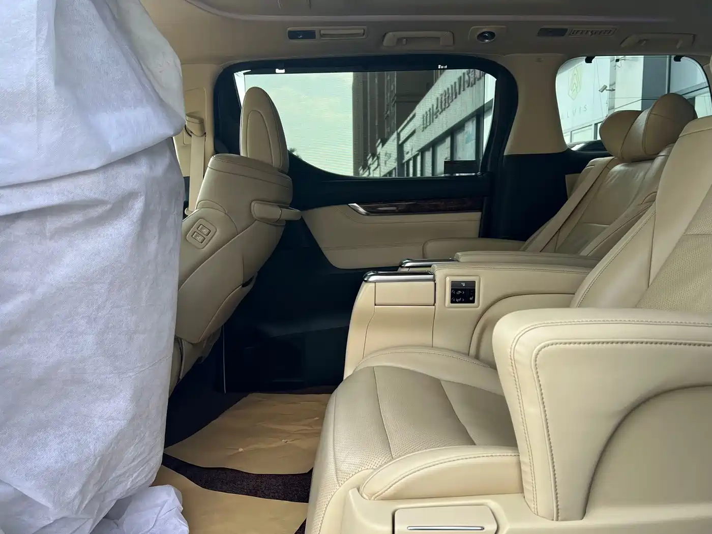 Toyota Alphard 2018 3.5L Luxury фото 11