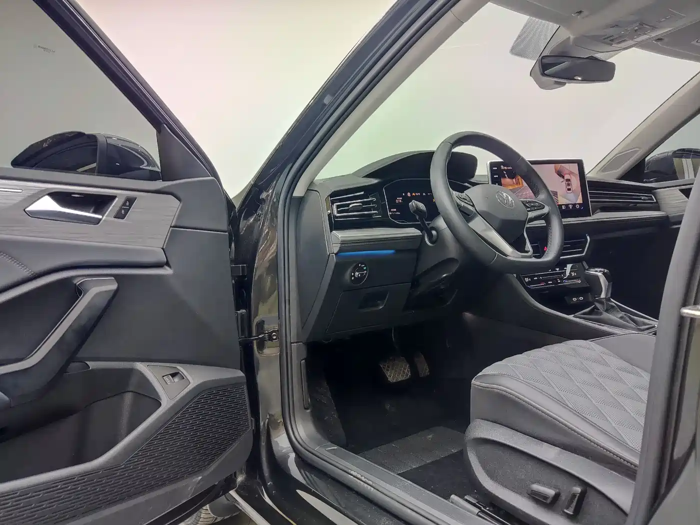 Volkswagen Sagitar 2023 280TSI DSG Surpass Plus Edition фото 9