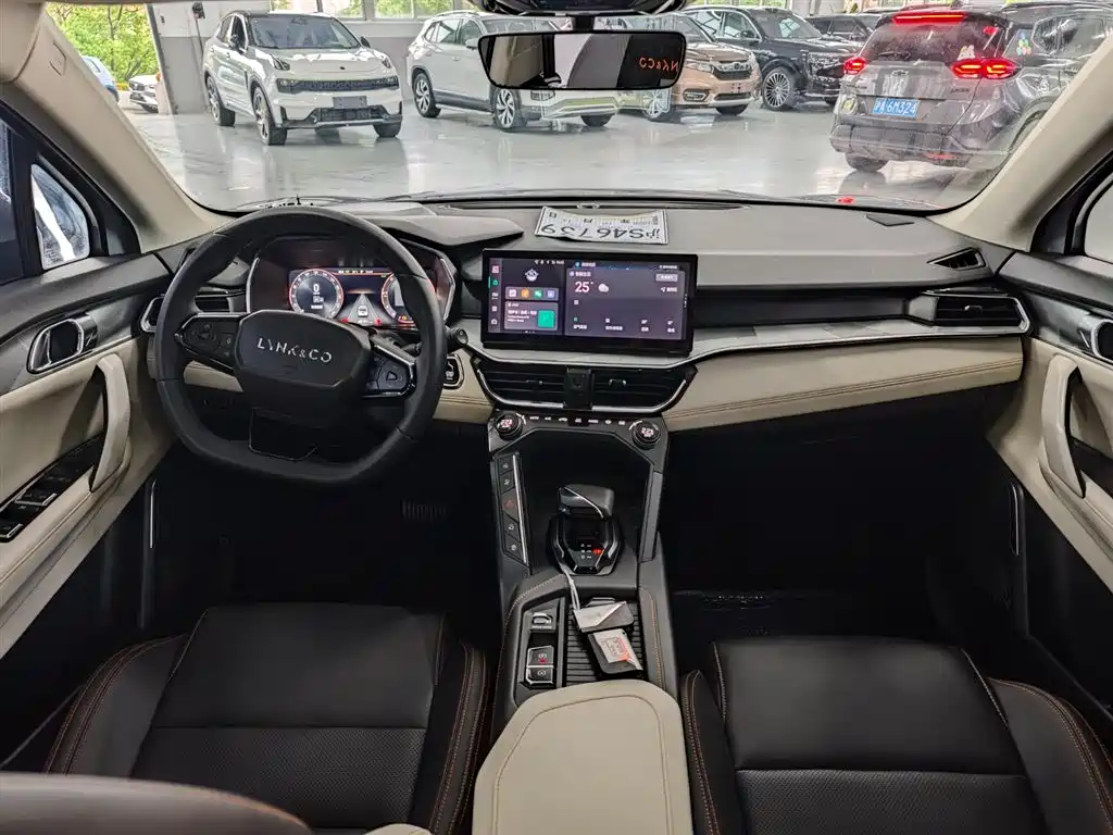Lynk & Co 06 EM-P 2022 PHEV 84KM Range Pro фото 17