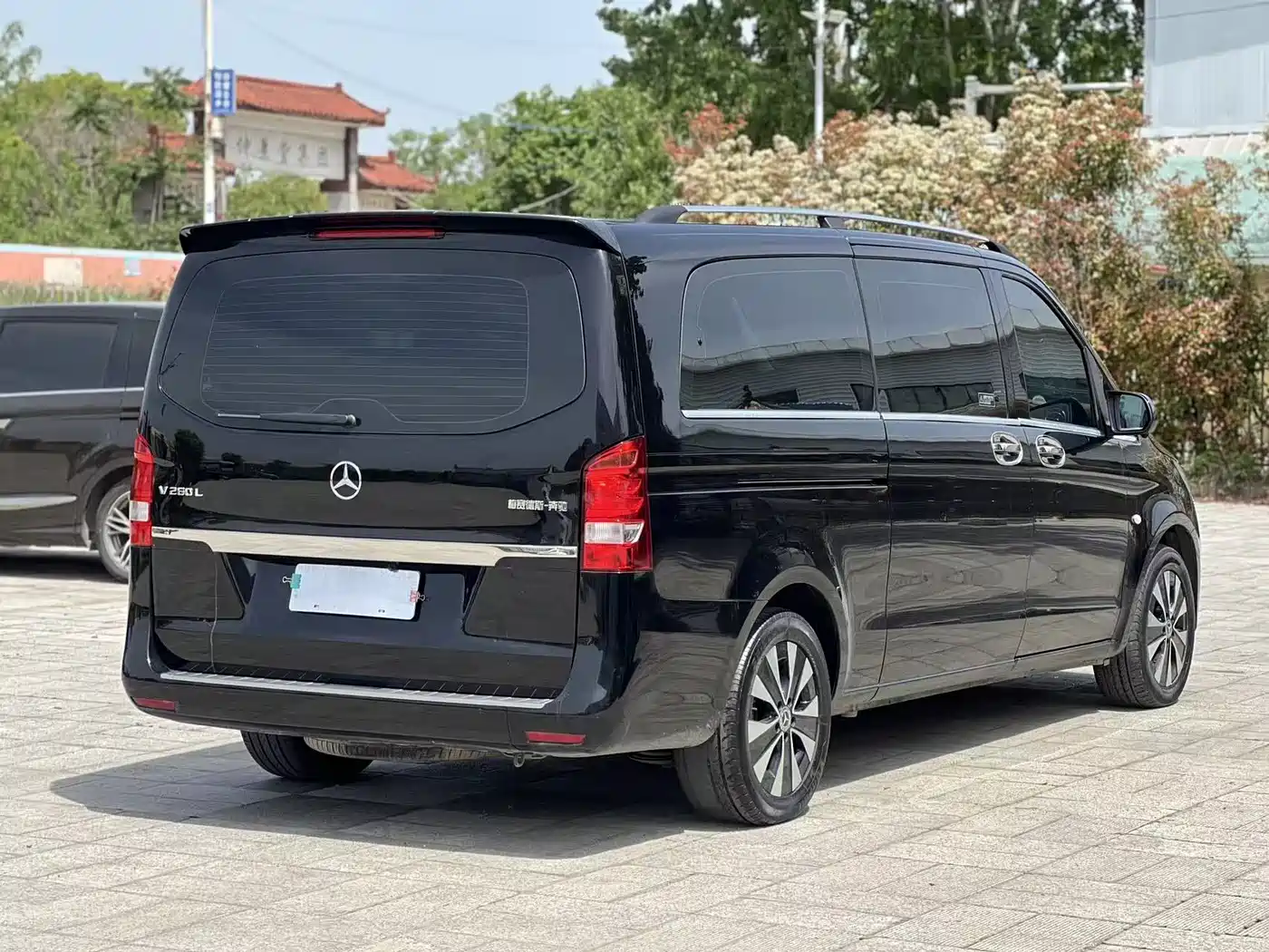 Mercedes-Benz Vito 2023 2.0T Elite 9-Seater фото 12