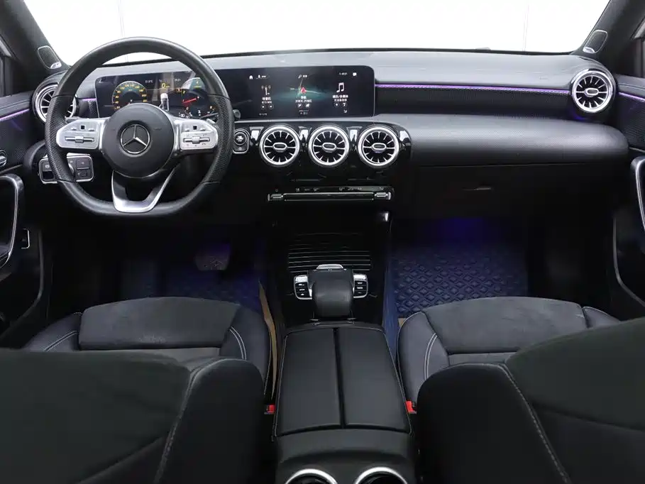 Mercedes-Benz A-Class 2019 A 200 L Sport Sedan фото 23
