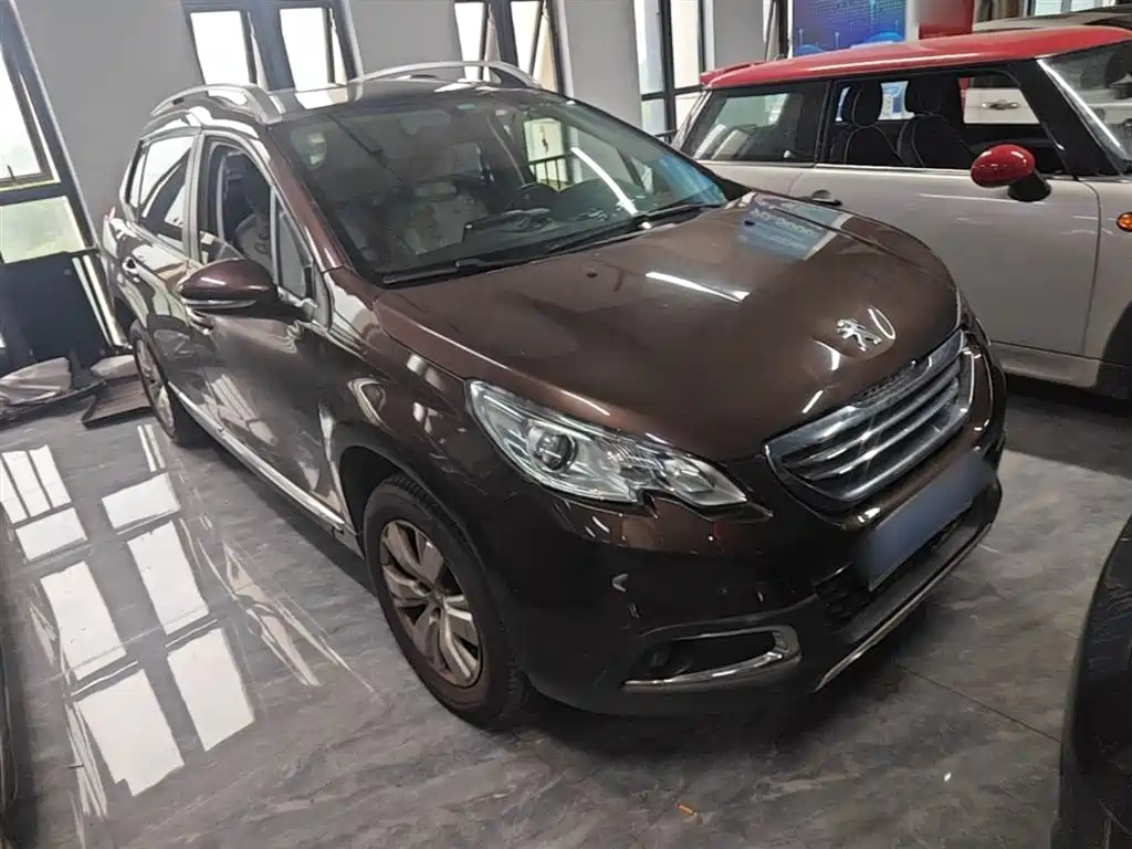 Peugeot 2008 2014 1.6L Automatic Fashion Edition фото 4