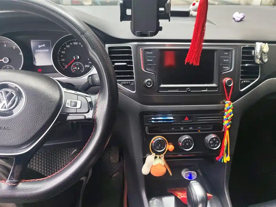 Volkswagen Golf Sportsvan 2016 230TSI Automatic Progressive фото 12