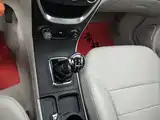 Фото 14 - Geely Vision