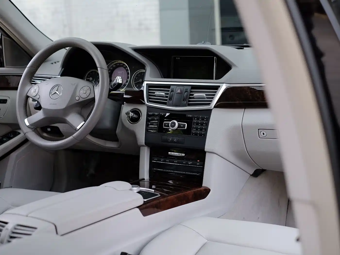 Mercedes-Benz E-Class 2012 E 200 L CGI Elegance фото 44