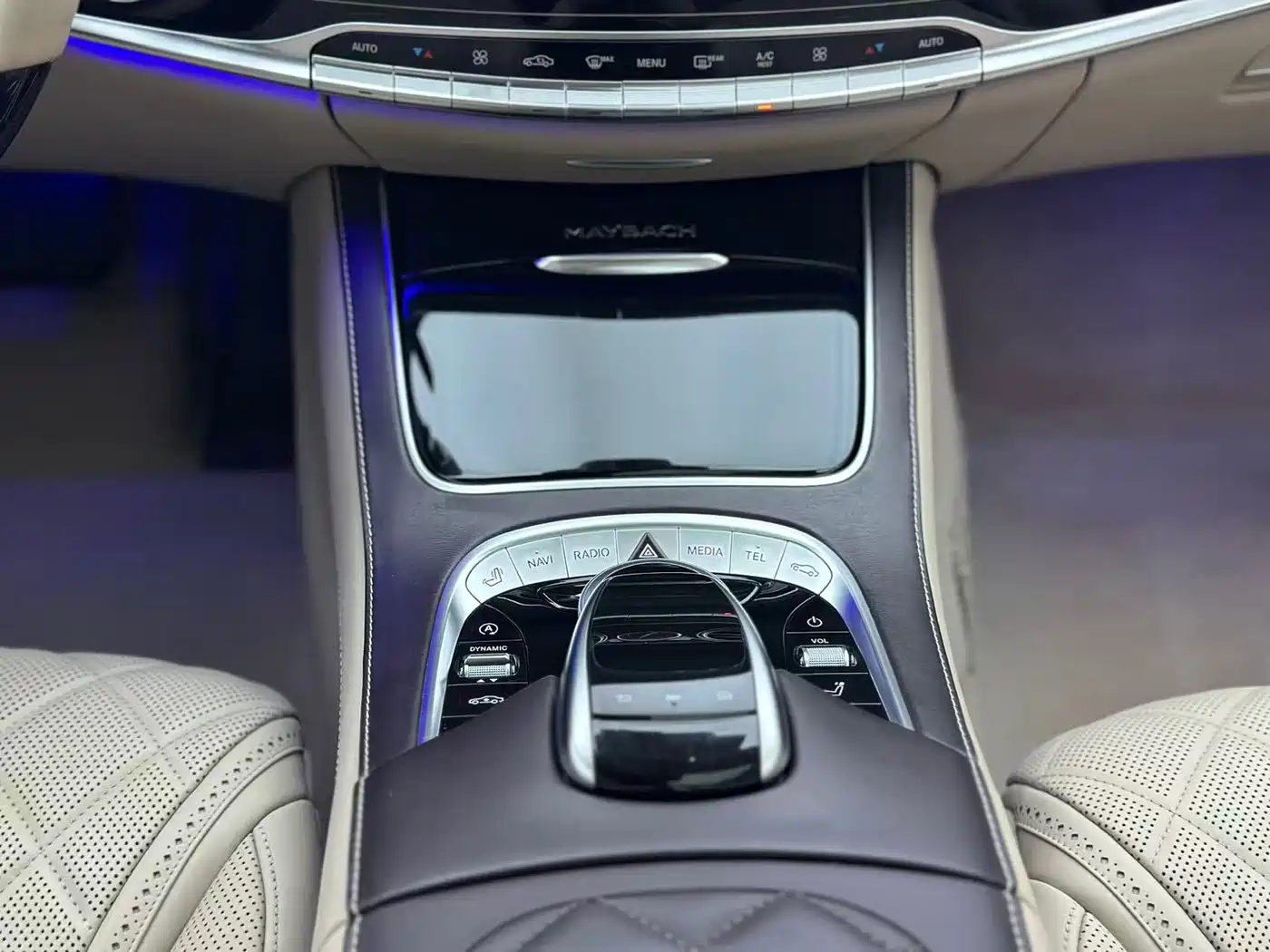 صورة 20 - Mercedes-Benz Maybach S-Class