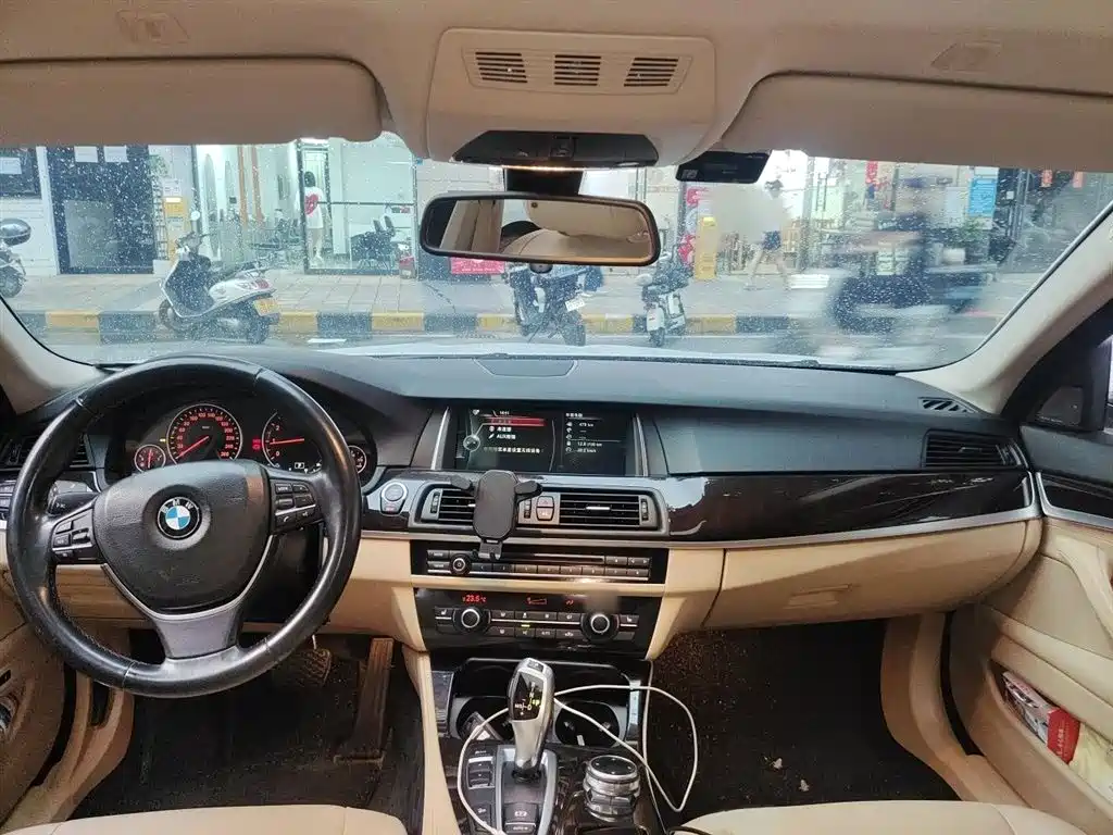 BMW 5 Series 2014 528Li xDrive Premium фото 13