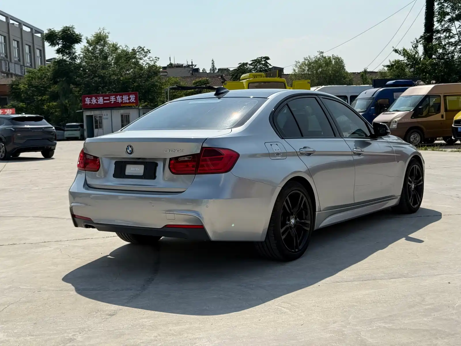 Photo 10 - BMW 3 Series
