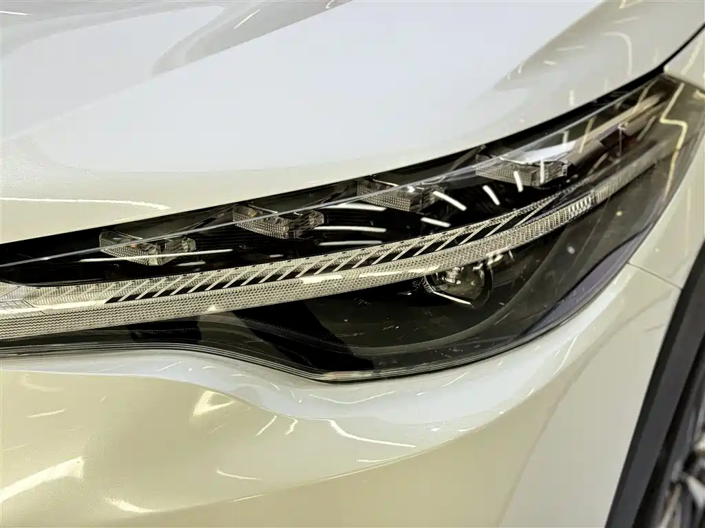 Toyota Frontlander 2022 2.0L CVT Luxury PLUS Edition фото 9