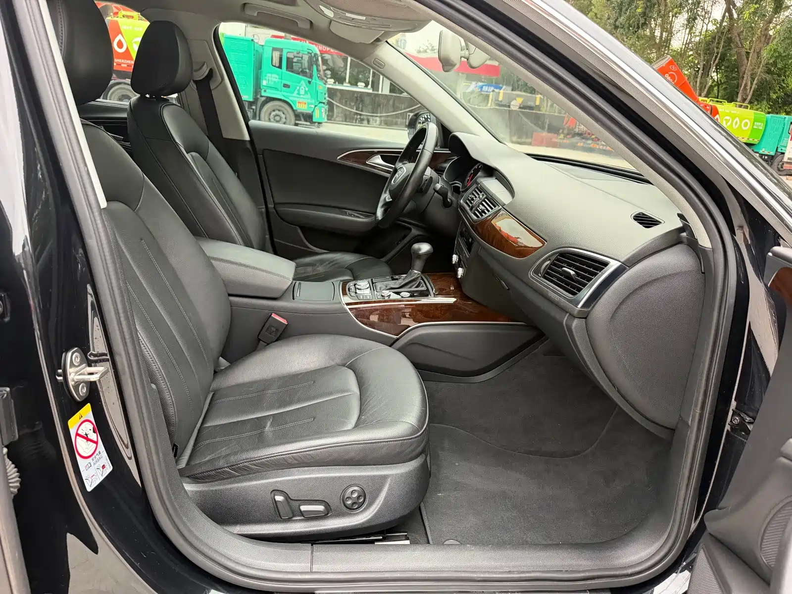 Фото 12 - Audi A6L