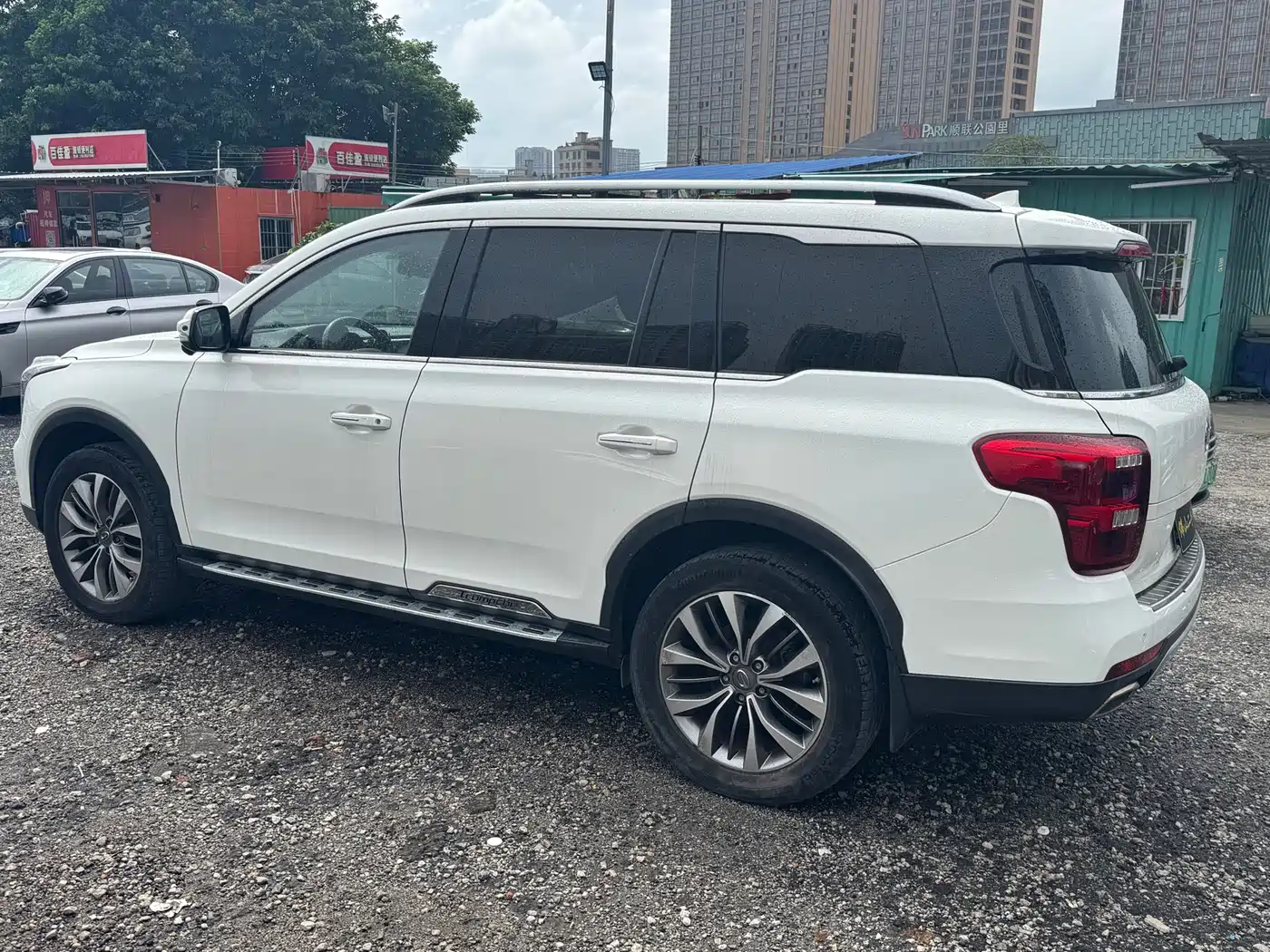 GAC Trumpchi Trumpchi GS8 2017 320T 2WD Luxury Smart Connect (7-seater) фото 6