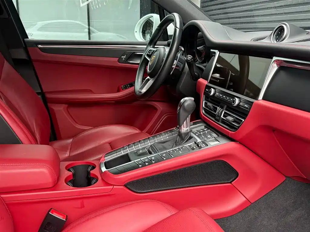 Porsche Macan 2021 Macan 2.0T фото 11