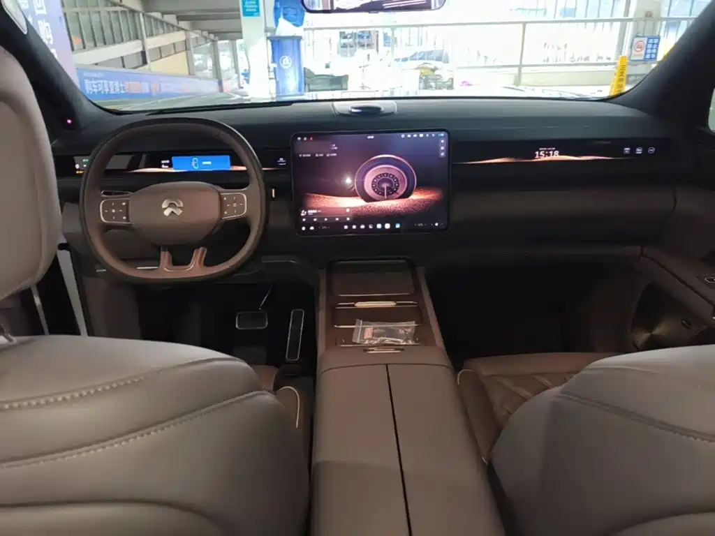 NIO ES8 2026 2025 Model 6-Seat Executive Luxury Edition