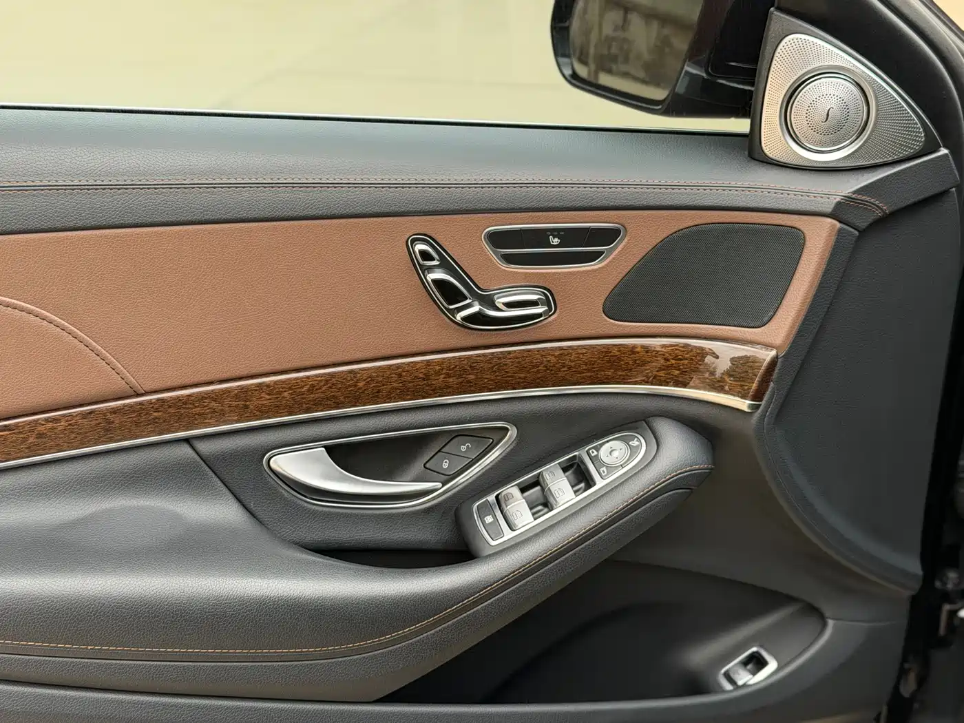 Mercedes-Benz S-Class 2016 S 320 L Business Edition фото 12
