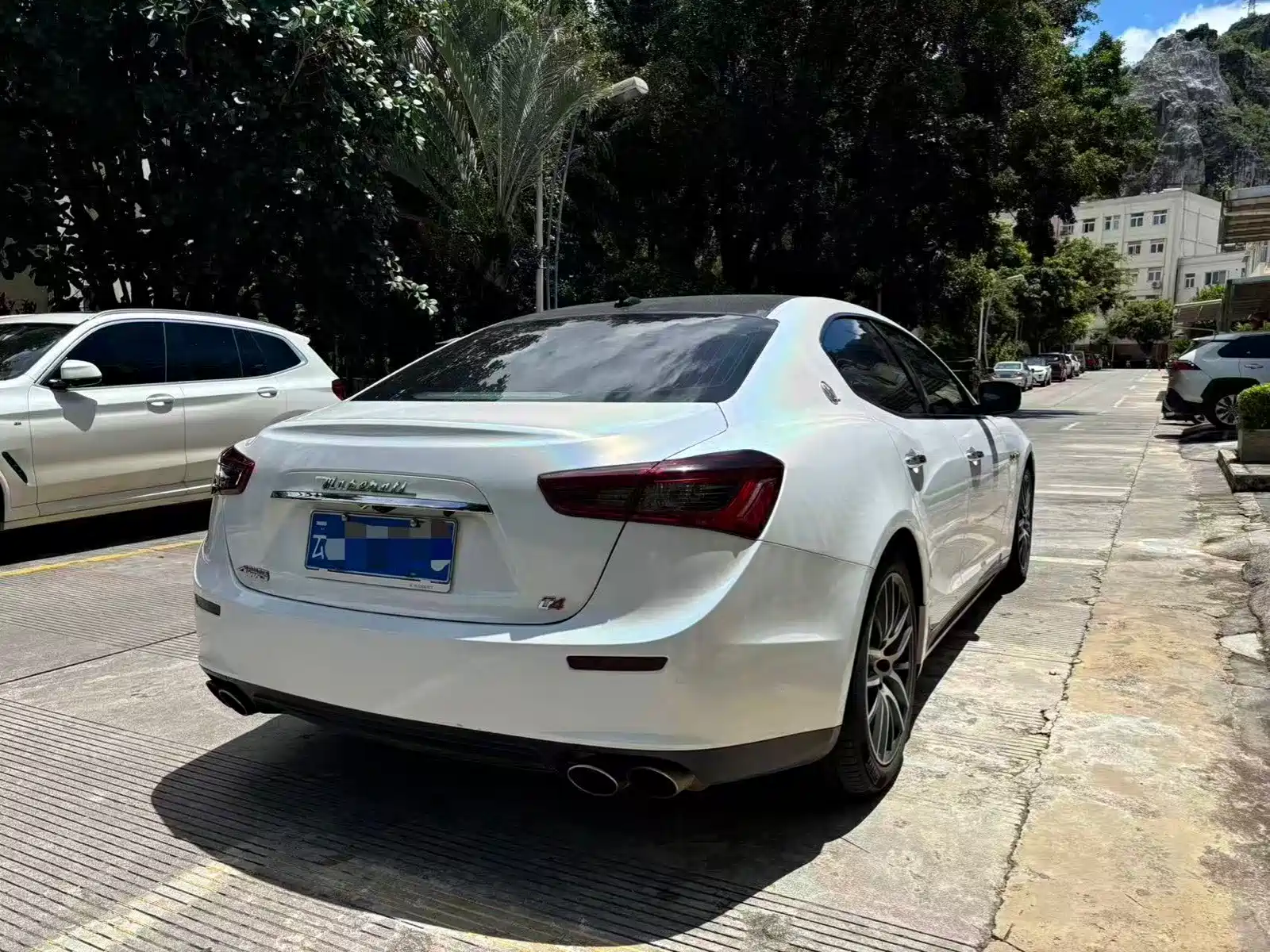 Photo 4 - Maserati Ghibli
