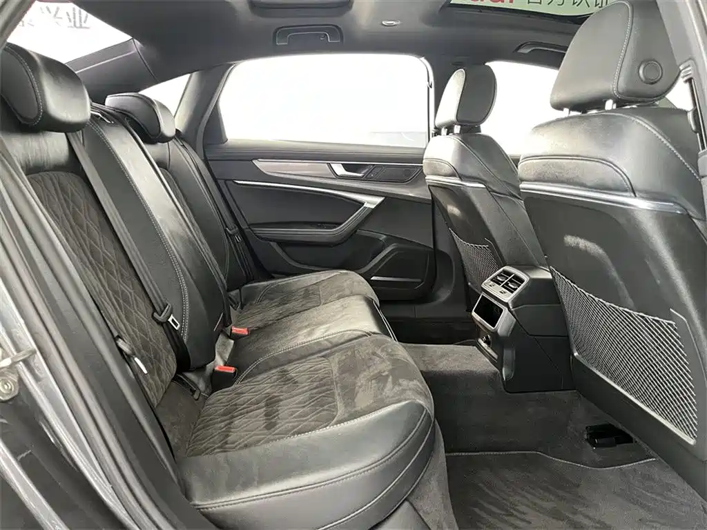 Audi A6L 2020 55 TFSI quattro Exclusive Dynamic фото 7