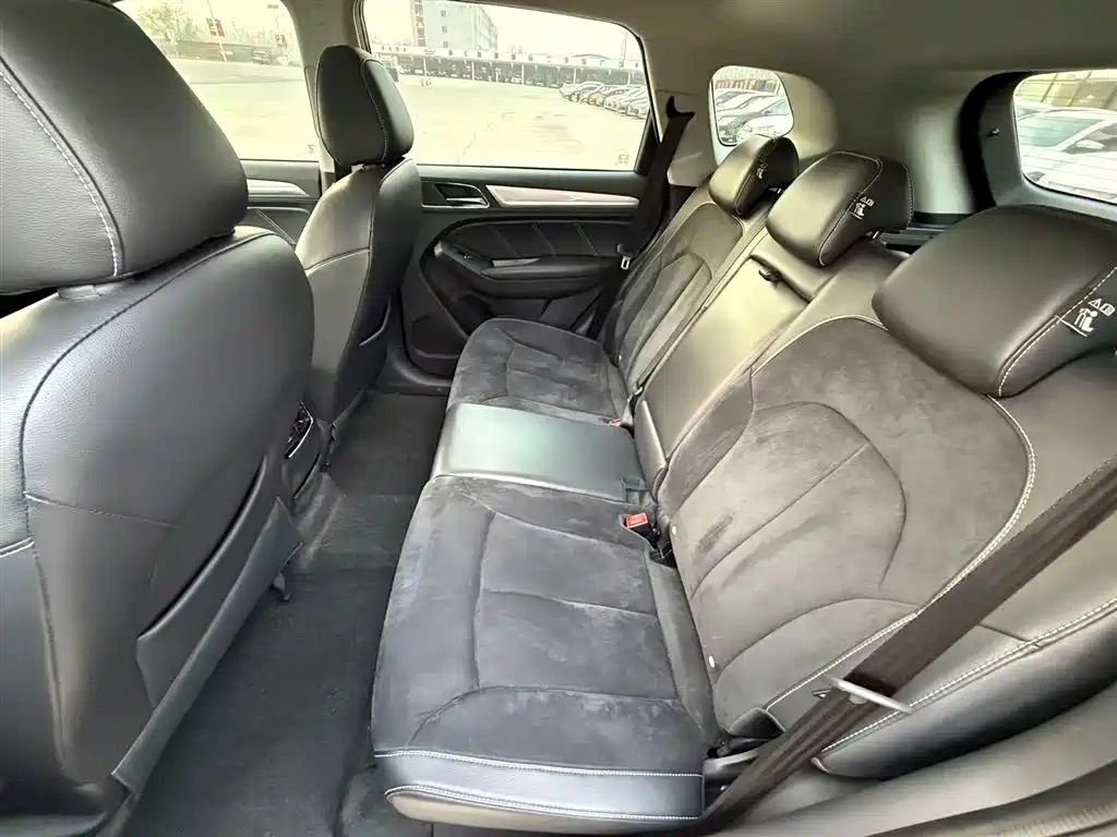 ROEWE RX5 NEW ENERGY