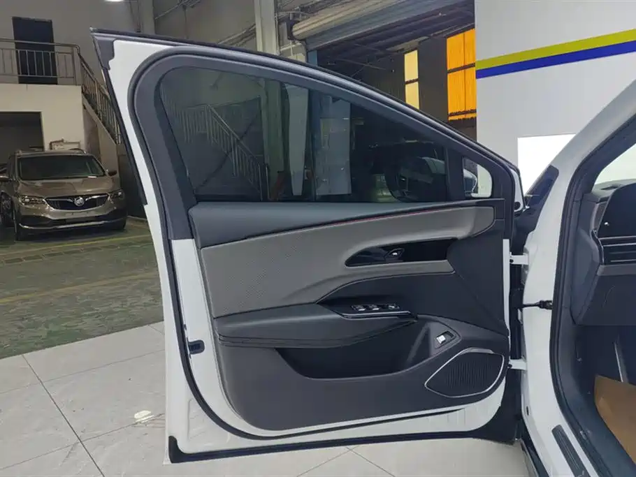 Hongqi EH7 2024 690 Pro фото 7