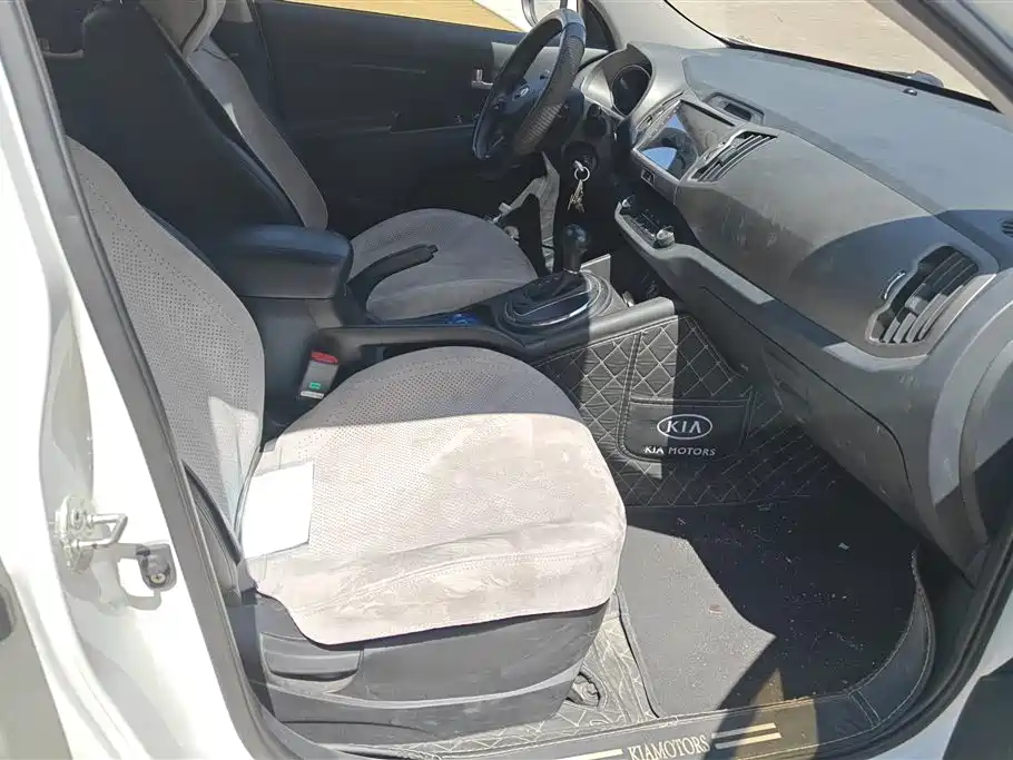 Kia Sportage 2016 2.0L Automatic 2WD GL фото 8